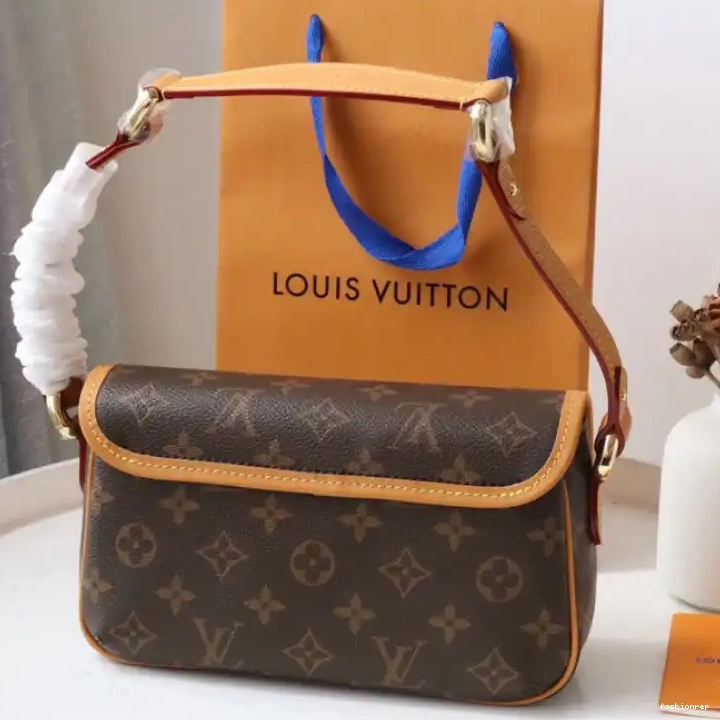 Fashionrepsfam ru LV 2111DJ0020 Bags 0706